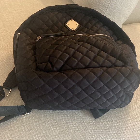 Quilted black backpack-New - Picture 8 of 8